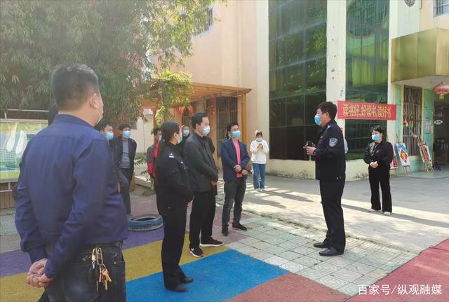 鄧州市公安局穰東派出所聯合召開校車駕駛員安全培訓暨應急演練/ 鄧州市公安局穰東派出所聯合召開校車駕駛員安全培訓暨應急演練