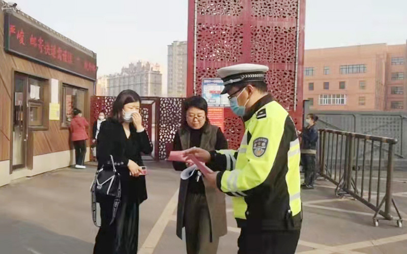 肇東交警大隊開展 “安全乘坐校車”宣傳活動