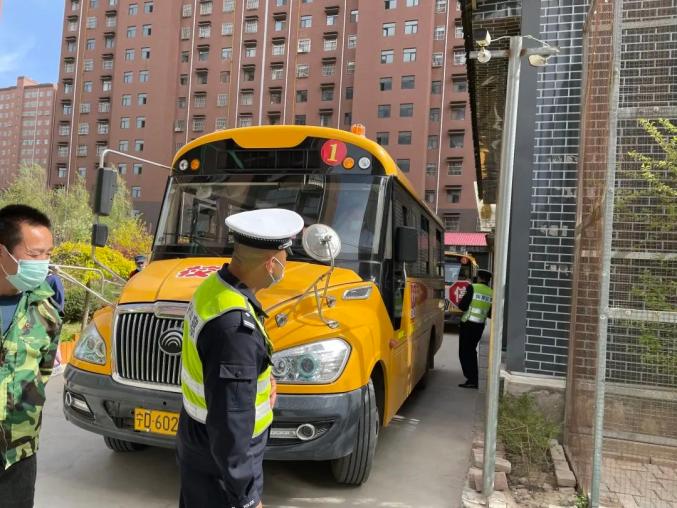春雷行動|交警三大隊開展校車安全大檢查