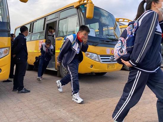 泰來縣克利鎮中心學校開展校車安全應急演練/ 泰來縣克利鎮中心學校開展校車安全應急演練