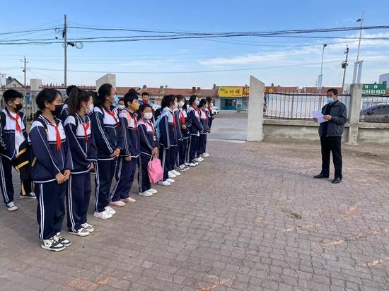 泰來縣克利鎮中心學校開展校車安全應急演練/ 泰來縣克利鎮中心學校開展校車安全應急演練