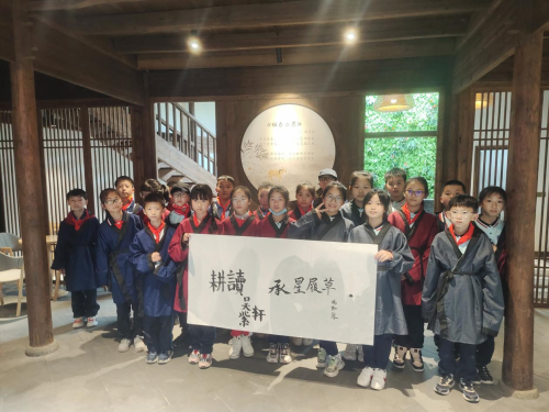 雙減下 諸暨這所學(xué)校開啟“神奇校車之旅” 雙減下 諸暨這所學(xué)校開啟“神奇校車之旅”