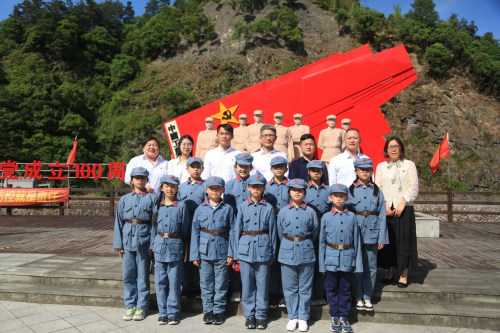 雙減下 諸暨這所學(xué)校開啟“神奇校車之旅” 雙減下 諸暨這所學(xué)校開啟“神奇校車之旅”
