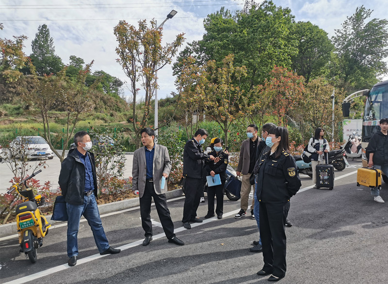 岳西開展校車及接送學(xué)生車輛聯(lián)合檢查