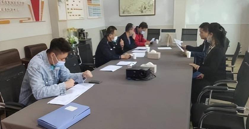 長(zhǎng)安交警:四項(xiàng)舉措、“三零”要求,校車十年安全行 長(zhǎng)安交警:四項(xiàng)舉措、“三零”要求,校車十年安全行