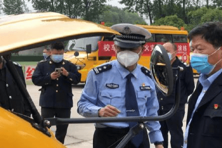 長(zhǎng)安交警:四項(xiàng)舉措、“三零”要求,校車十年安全行 長(zhǎng)安交警:四項(xiàng)舉措、“三零”要求,校車十年安全行