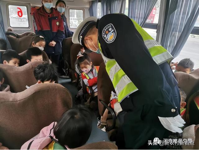 睢縣交警開展校車安全大檢查，為平安上學路“保駕護航”