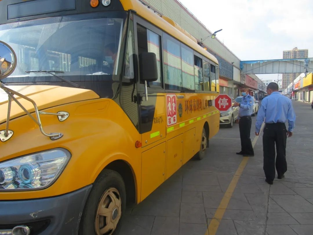 蒙自交警強化校車安全檢查 夯實校園安全防線