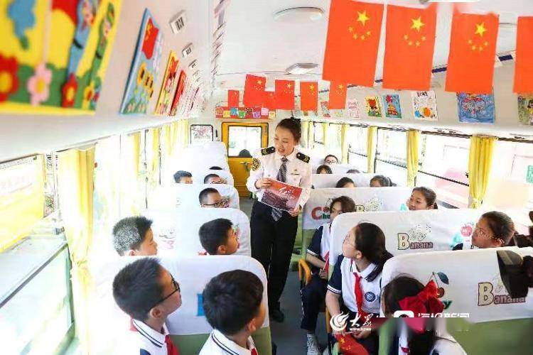 全國首個校車運營服務管理團體標準正式發布/ 全國首個校車運營服務管理團體標準正式發布