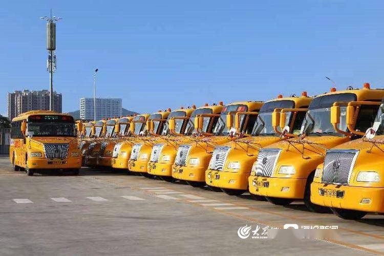 全國首個校車運營服務管理團體標準正式發布/ 全國首個校車運營服務管理團體標準正式發布