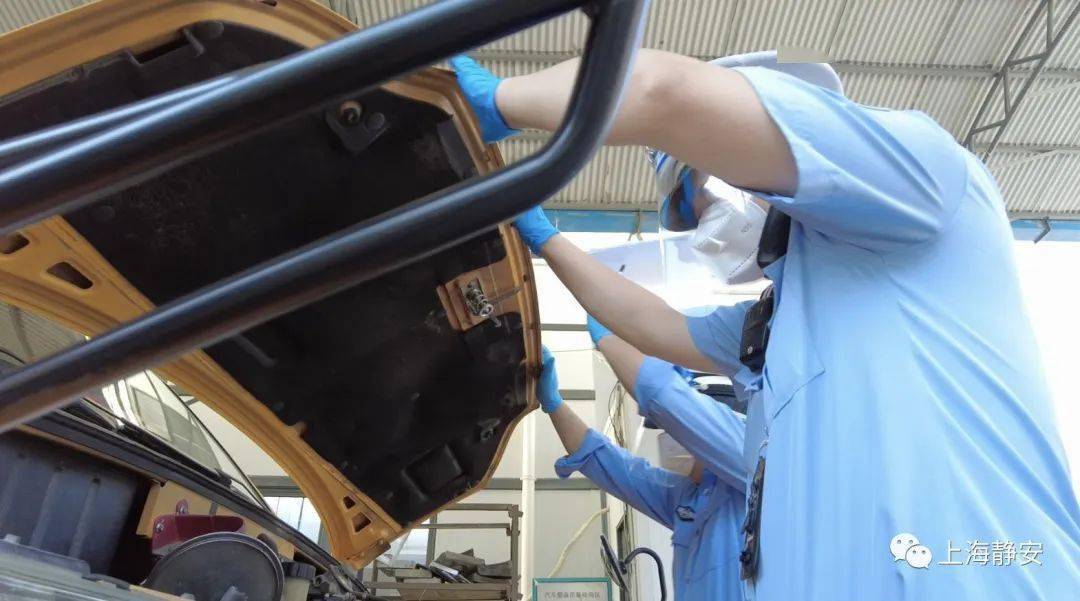 靜安交警開展校車安全檢查，護航校園安全