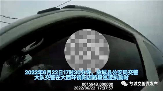 衡水1黑校車超載拉了一車孩子，連校車標牌都沒有！