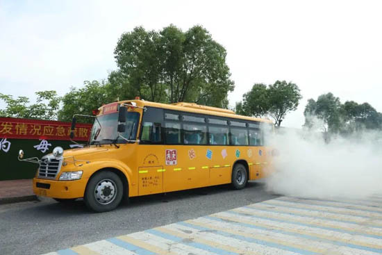 蕭山浦陽鎮中心小學開展校車突發情況應急疏散演練