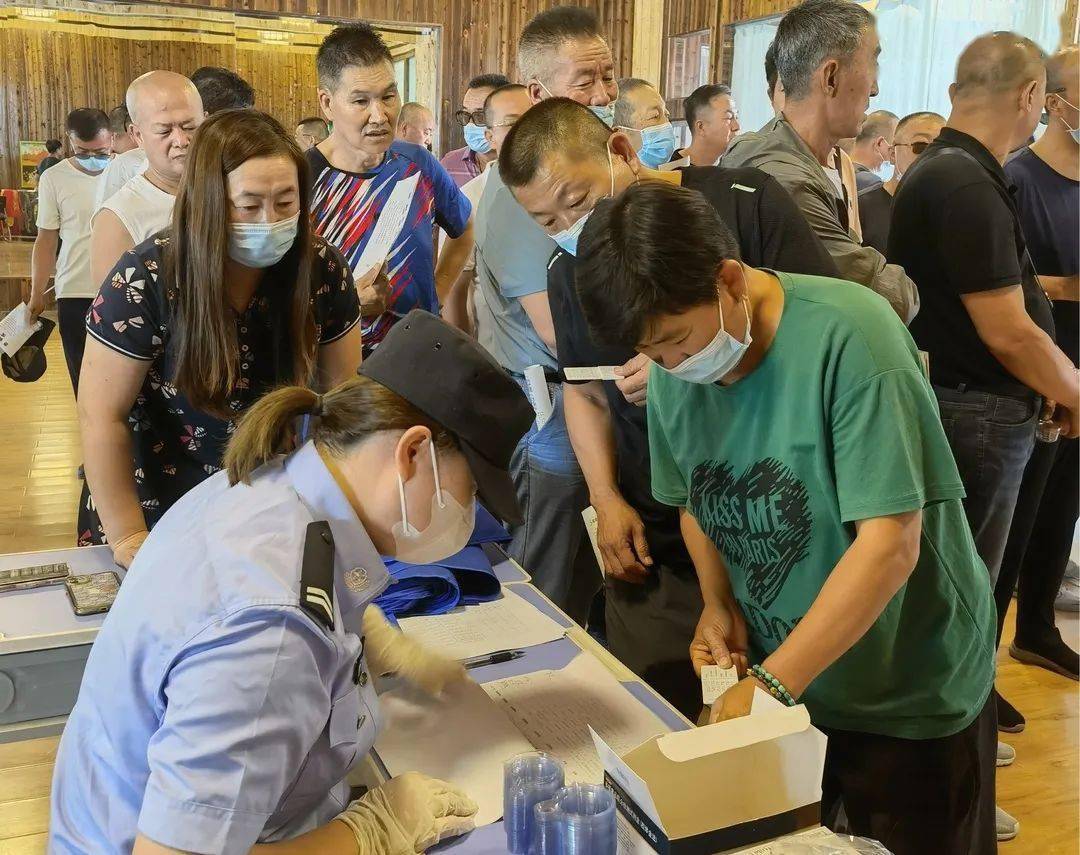 專項治理 | 嚴把校車安全關(guān),突擊尿檢防毒駕 專項治理 | 嚴把校車安全關(guān),突擊尿檢防毒駕