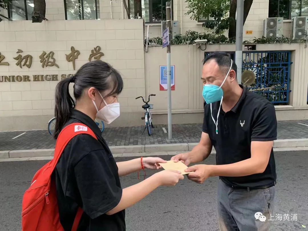 校車點對點：“上學(xué)路上有我們守護！”