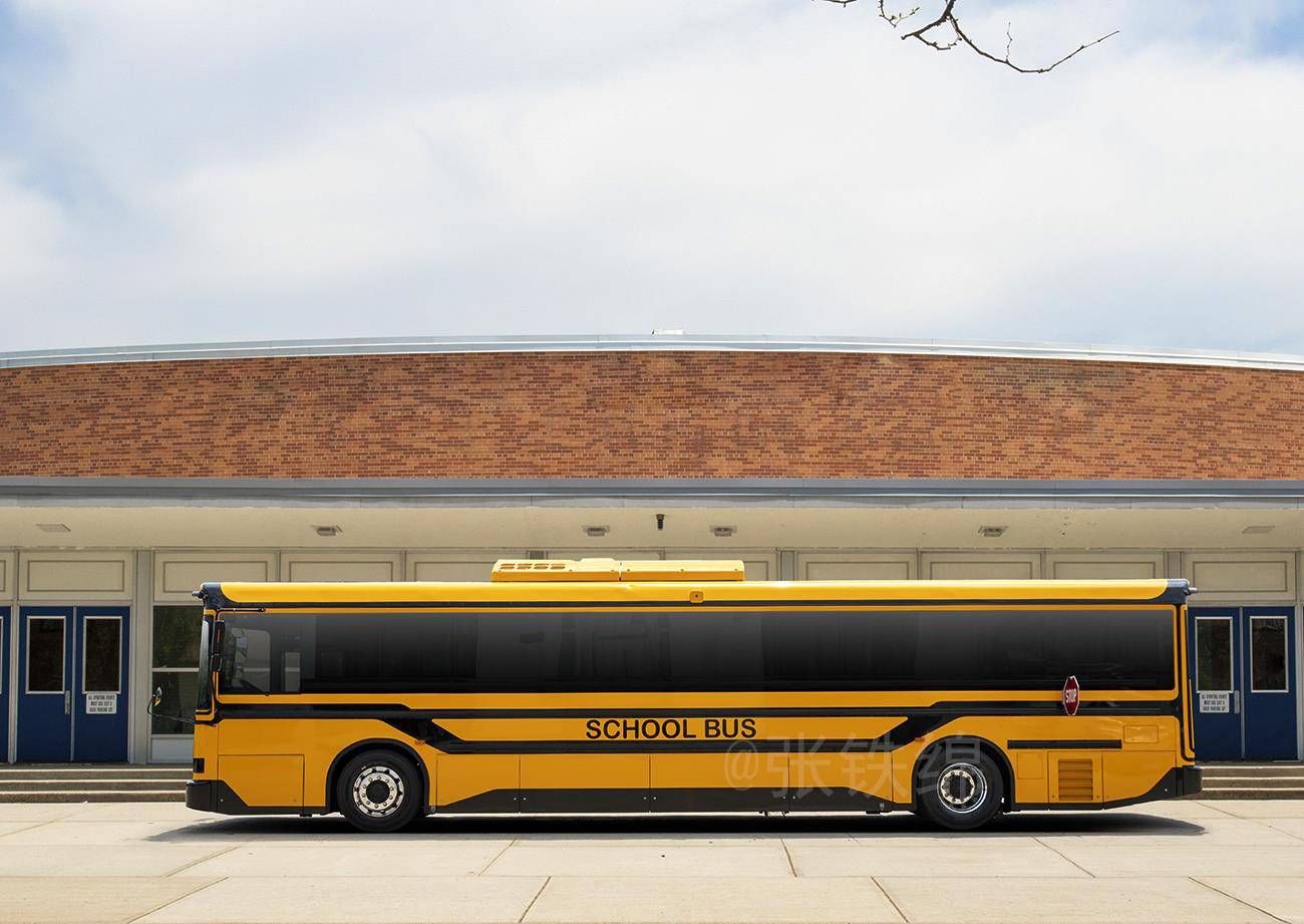 比亞迪打造的洛杉磯校車,外觀很霸氣,續航250公里,84座 比亞迪打造的洛杉磯校車,外觀很霸氣,續航250公里,84座