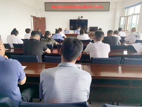 海倫市公安局交警大隊召開約談貨運企業、校車公司負責人會議