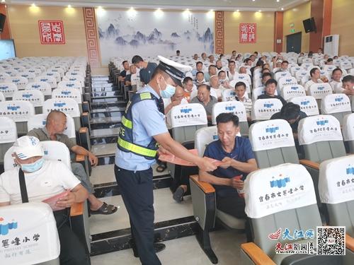 宜春交警舉辦校車司機安全管理培訓班/ 宜春交警舉辦校車司機安全管理培訓班