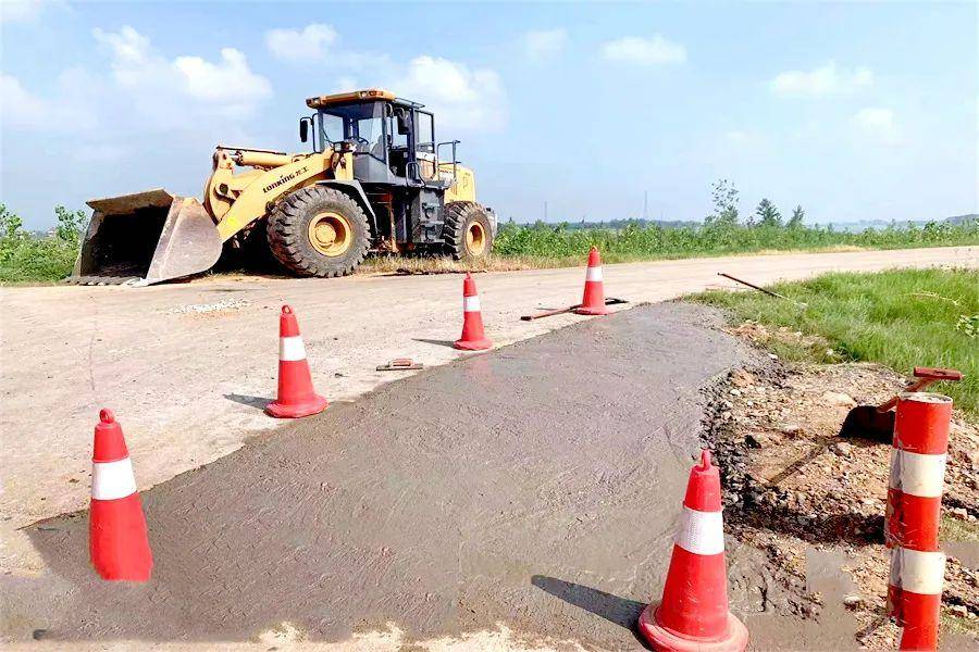 西洞庭開(kāi)展校車線路隱患排查整改工作