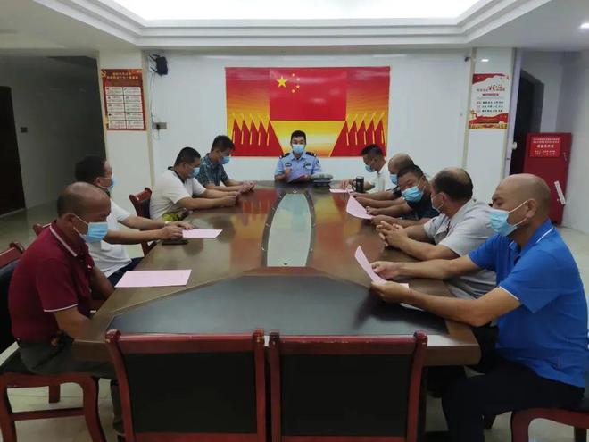 百日行動|潮南公安:開展校車安全檢查和校車司機安全宣傳教育活動 百日行動|潮南公安:開展校車安全檢查和校車司機安全宣傳教育活動