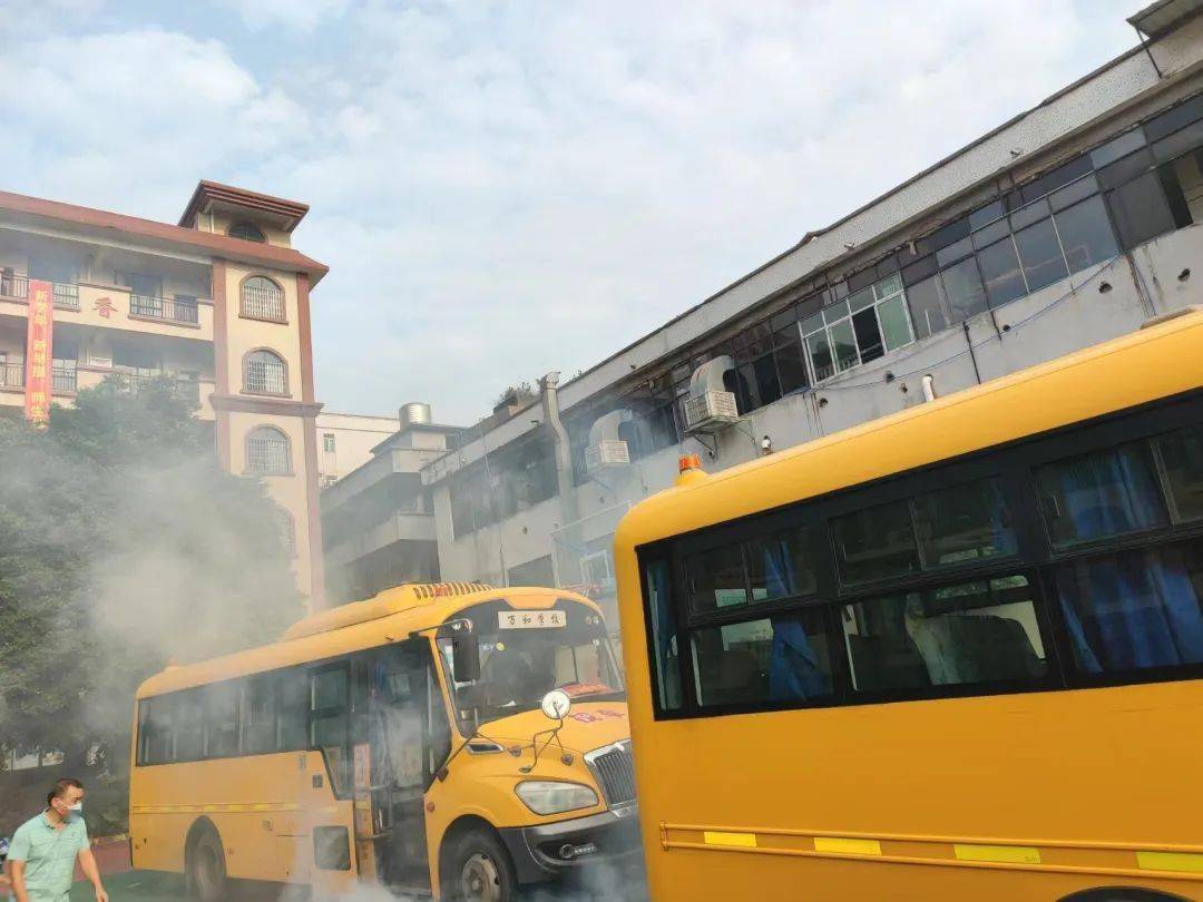 【萬和·演練】校車安全常演練 平安出行永相伴 【萬和·演練】校車安全常演練 平安出行永相伴