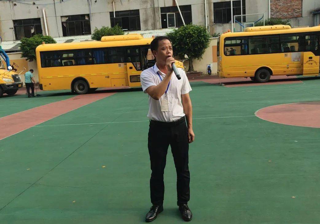 【萬和·演練】校車安全常演練 平安出行永相伴 【萬和·演練】校車安全常演練 平安出行永相伴