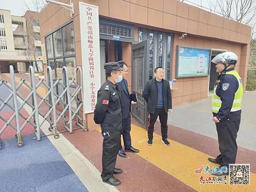 新學期要開始了,贛州交警正在全力準備 新學期要開始了,贛州交警正在全力準備