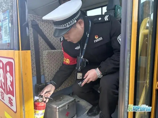 守護(hù)平安上學(xué)路！歸義鎮(zhèn)開展校車安全突擊整治行動(dòng)