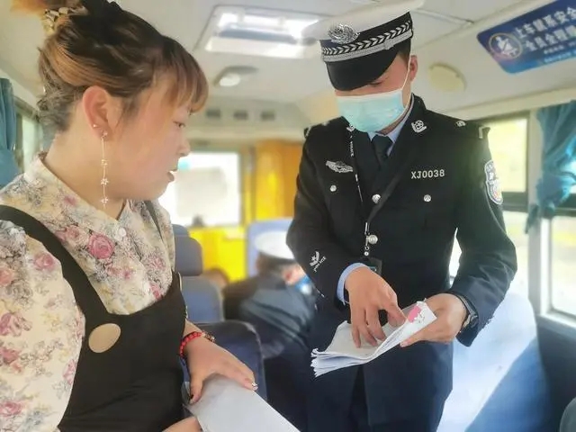 白水公安交警持續加強春季校車交通安全管理工作/ 白水公安交警持續加強春季校車交通安全管理工作