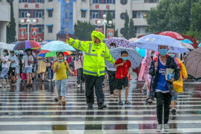 【豫筑平安】護校安園，河南交警在行動！