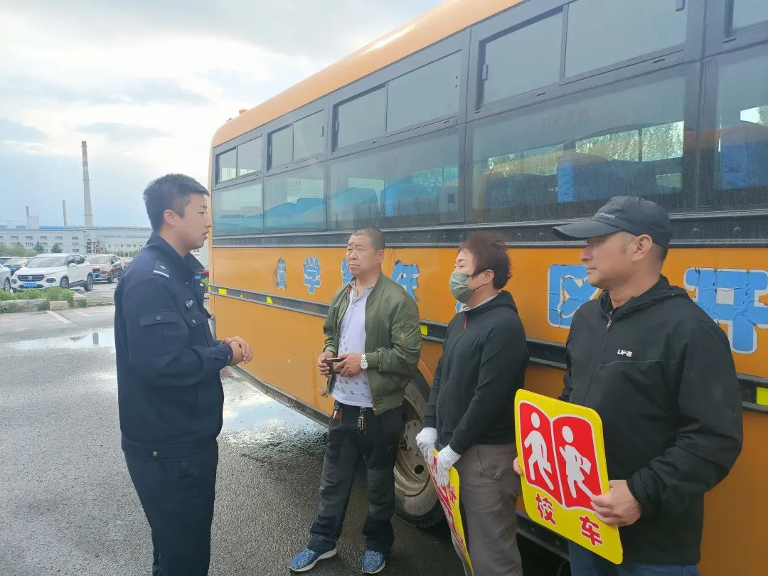 經開 | 嚴把校車“安全關”,擰緊校園“安全閥” 經開 | 嚴把校車“安全關”,擰緊校園“安全閥”