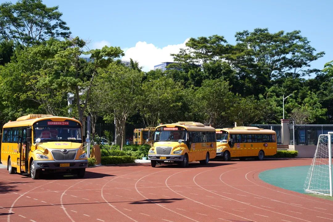 遇突發(fā)不要慌!這場(chǎng)“沉浸式”校車(chē)應(yīng)急演練給出“教科書(shū)”式做法 圖片