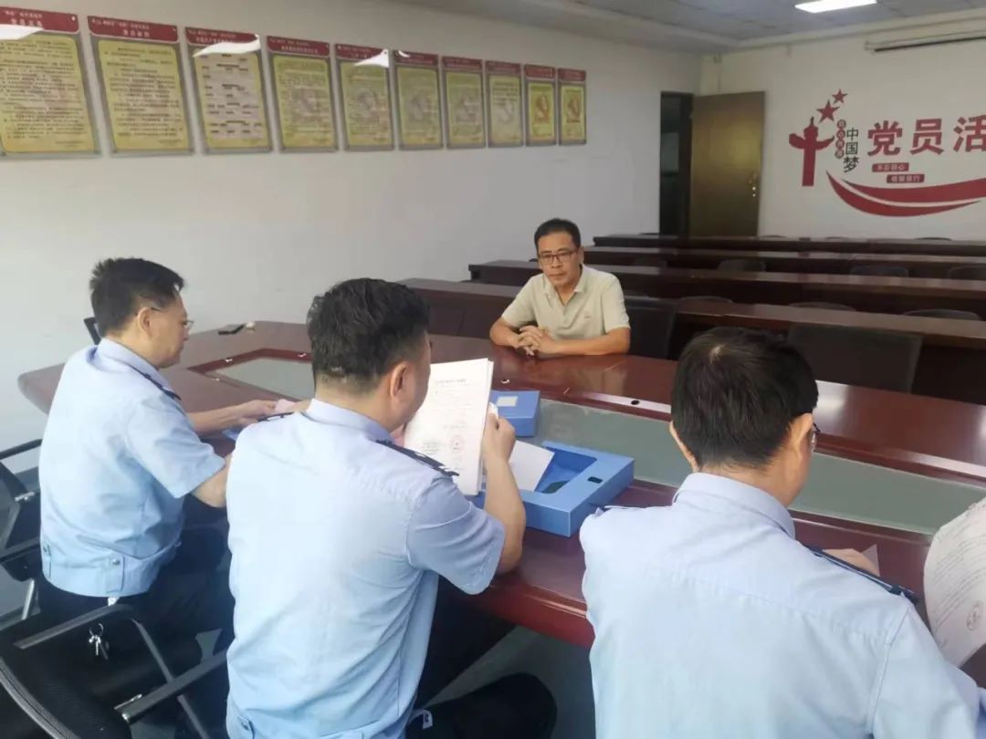 【冬季專項行動】織密學生交通安全防護網,潮陽交警加強校車安全檢查和校車司機安全宣傳教育 圖片