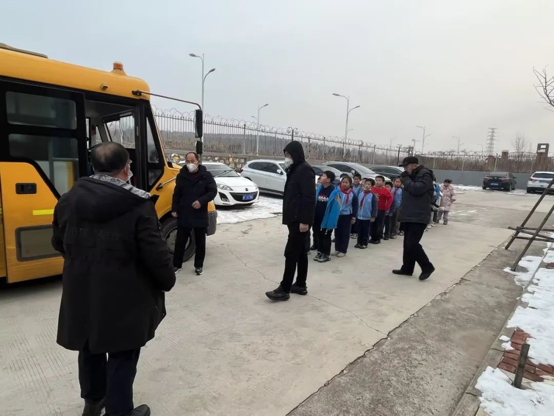 【全環境立德樹人】安全乘校車 平安伴我行 圖片