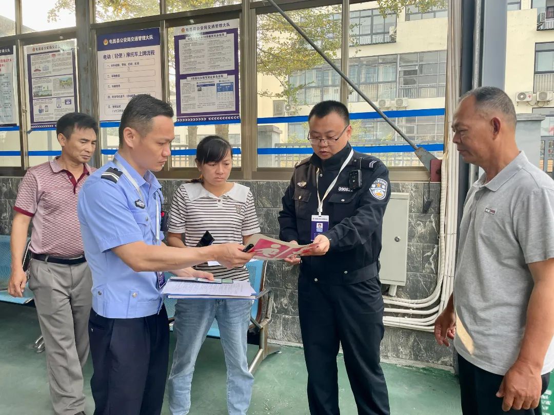 開學季丨校車“體檢”迎開學,交通安全不馬虎! 圖片