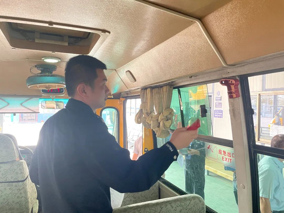 開學季丨校車“體檢”迎開學,交通安全不馬虎! 圖片