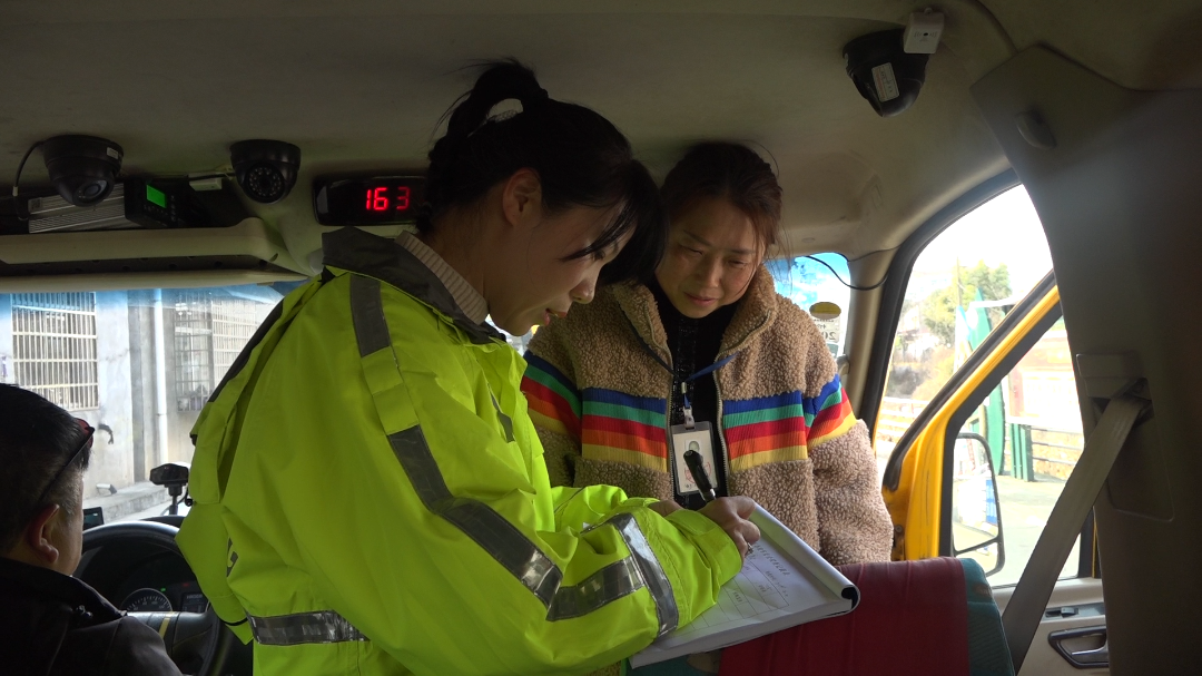 擰緊出行“安全閥”，多部門聯合開展校車安全檢查