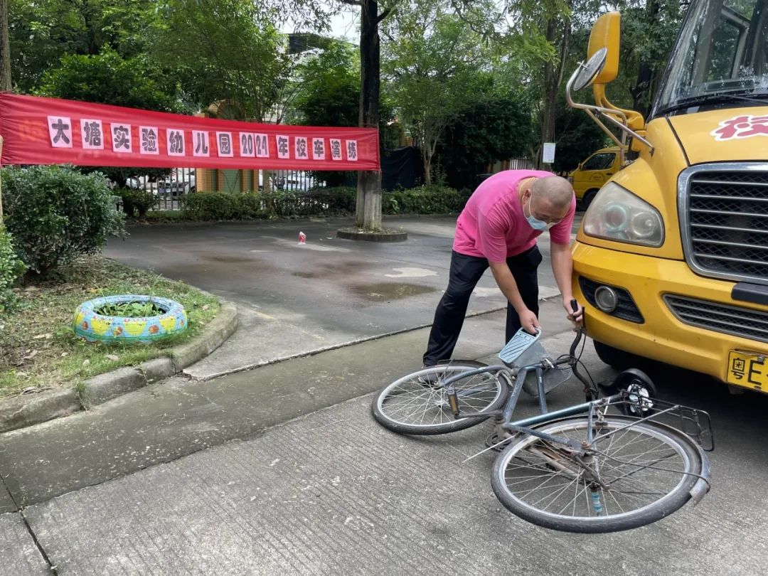 安全乘車,平安“童”行——2023學年下學期校車安全應急演練 安全乘車,平安“童”行——2023學年下學期校車安全應急演練