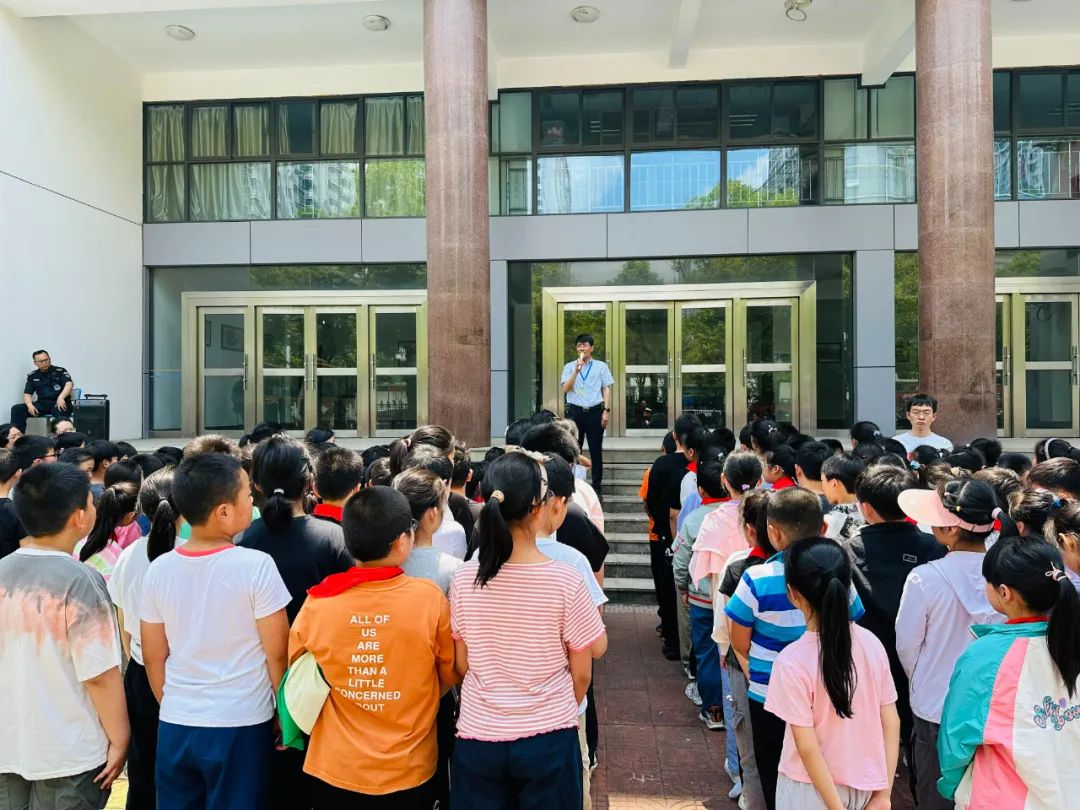 校車演練不松懈 交通安全記心間 校車演練不松懈 交通安全記心間