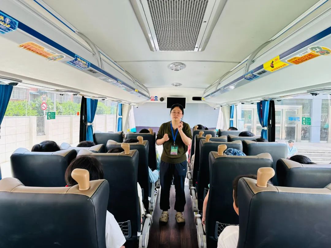 校車演練不松懈 交通安全記心間 圖片