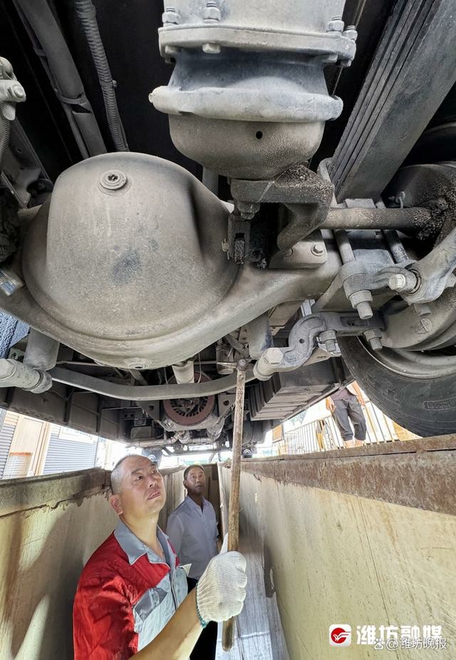 校車“大體檢” 安全迎開學