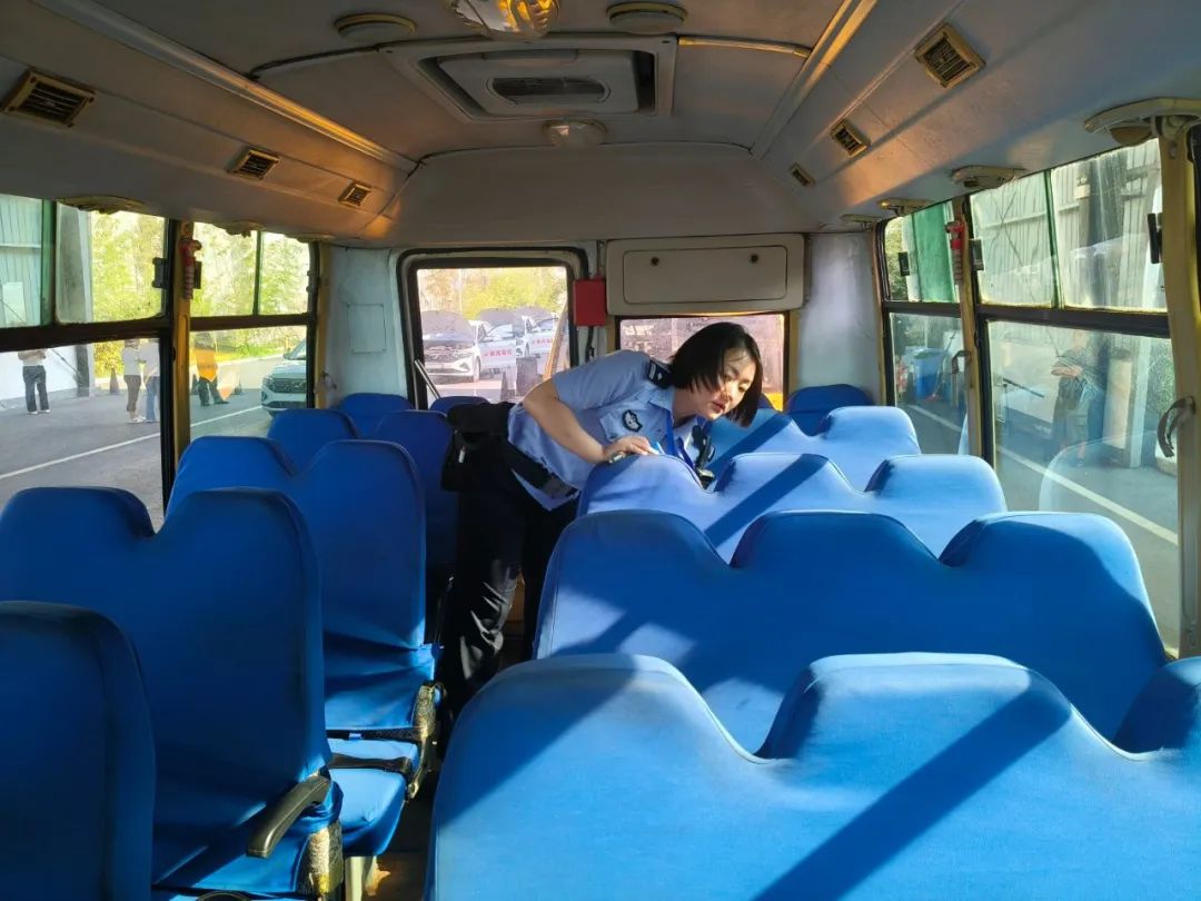 護(hù)航開學(xué)季 | 強(qiáng)化校車安全檢查,擰緊校車出行“安全閥”! 圖片