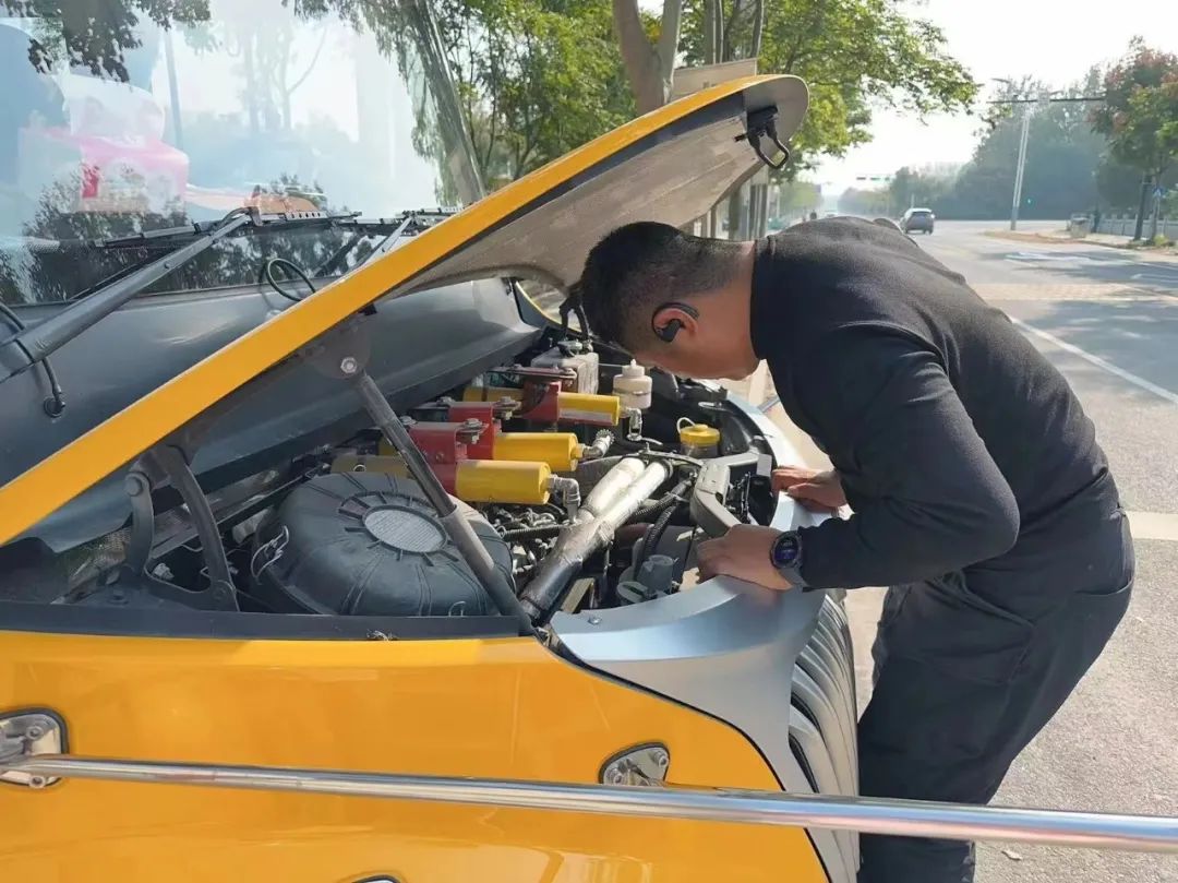 【安全教育】為愛護(hù)航,安全“童”行--布朗幼兒園校車安全演練 【安全教育】為愛護(hù)航,安全“童”行--布朗幼兒園校車安全演練