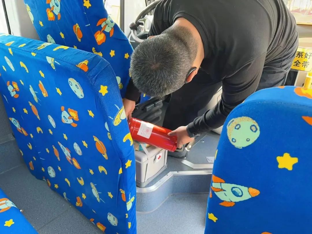 【安全教育】為愛護(hù)航,安全“童”行--布朗幼兒園校車安全演練 【安全教育】為愛護(hù)航,安全“童”行--布朗幼兒園校車安全演練