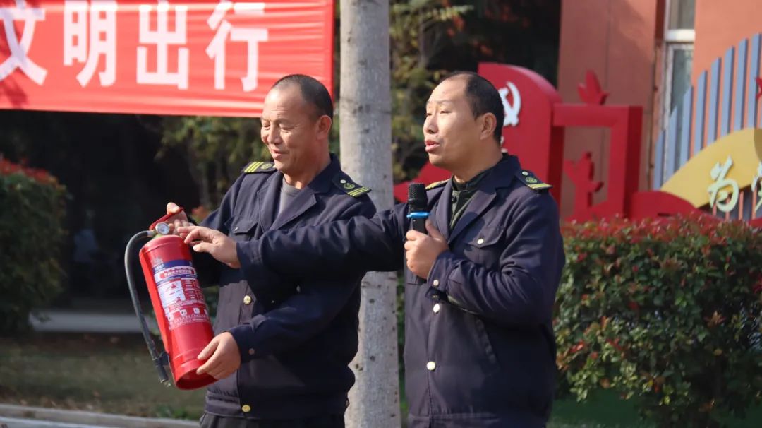 【平安校園】校車演練不松懈 安全意識筑心間——寧陽縣復圣中學初中部校車安全應急演練 圖片