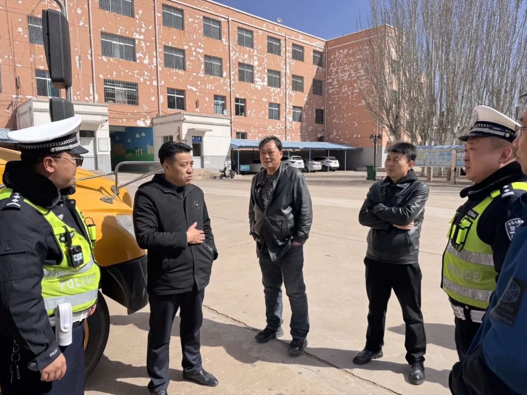 擰緊校車“安全閥” 守護(hù)平安“上學(xué)路” 擰緊校車“安全閥” 守護(hù)平安“上學(xué)路”