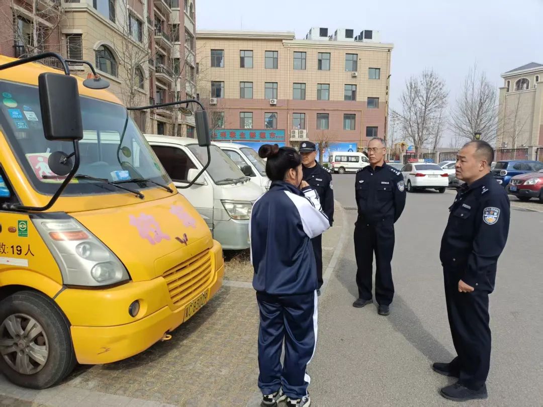 強化校車安全檢查 擰緊出行“安全閥” 圖片