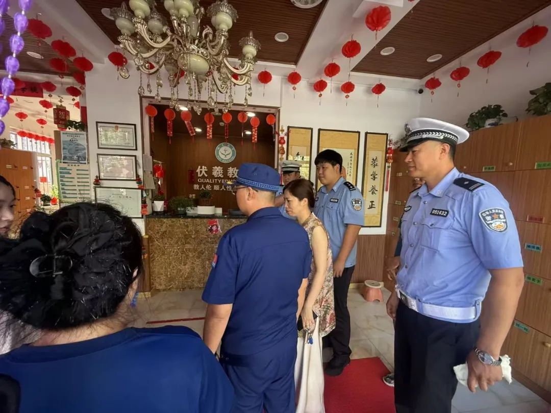 夏季行動 | 東風交警大隊聯合多部門深入轄區幼兒園開展校車安全專項治理行動 圖片