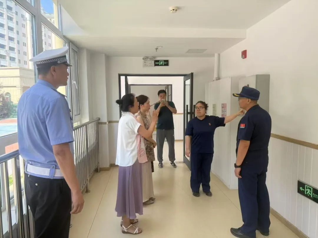 夏季行動 | 東風交警大隊聯合多部門深入轄區幼兒園開展校車安全專項治理行動 圖片