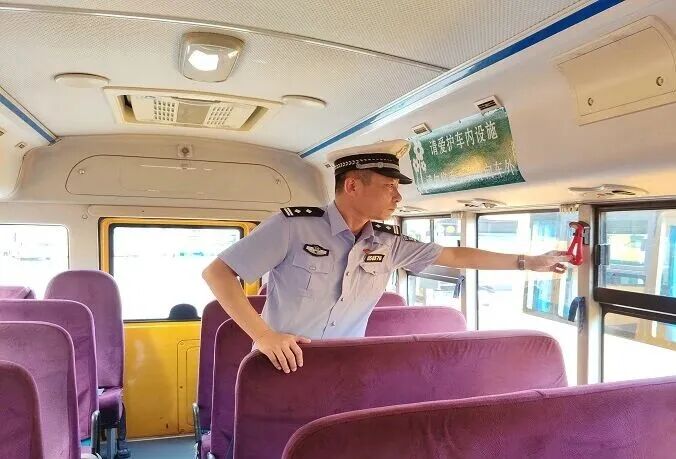 建安公安:校車安全“大體檢” 守護平安“上學路” 建安公安:校車安全“大體檢” 守護平安“上學路”